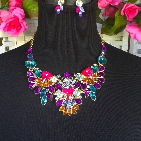 Jewelry - Multi color Rhinestone Chunky Bib Necklace Earring Set Crystal  New